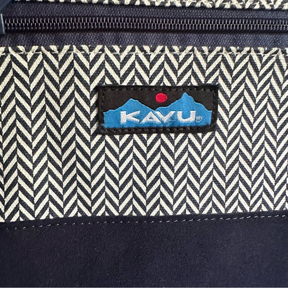 KAVU SATCHEL PACK Black White Like New - Picture 4 of 5